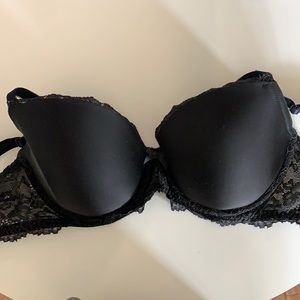 Victoria’s Secret dream angels black lack trim bra 34DD